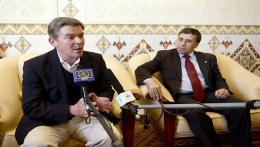 Hugh Robertson souligne les relations « fortes » qui unissent l&rsquo;Algérie et la Grande-Bretagne