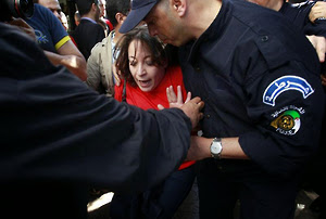 Human Rights Watch appelle à la levée de l’interdiction de manifester à Alger