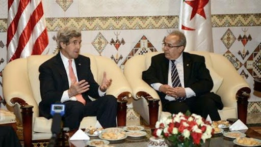 John Kerry entame une visite de travail de deux jours en Algérie