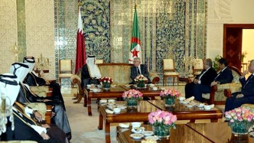 L’Emir du Qatar: poursuivre le dialogue et la concertation sur les questions arabes et régionales