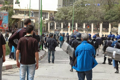 Poursuite des affrontements entre jeunes et forces de l’ordre à Tizi-Ouzou