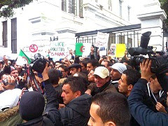 Un Tunisien poursuivi pour participation à une manifestation anti-Bouteflika de Barakat