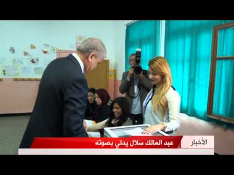 Vidéo : Sellal accomplit son devoir électoral