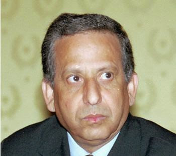 Après le maintien de tahmi à la tête du secteur sportif : Khomri revient… pour la jeunesse