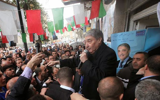 Benflis à Ouyahia: «L’Algérie ne vit pas une crise constitutionnelle, mais une crise de système»