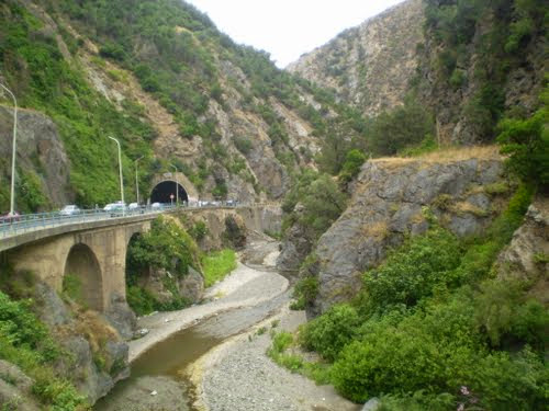 Blida, chute d’un véhicule dans un ravin Trois morts déplorés à Chiffa