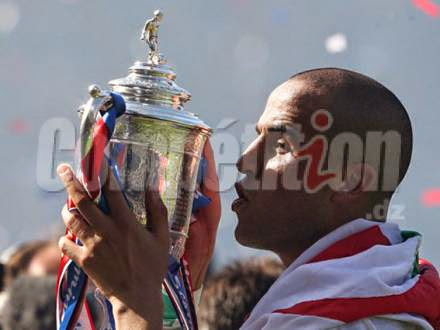 Bougherra : «Vahid fait son travail le plus normalement du monde»