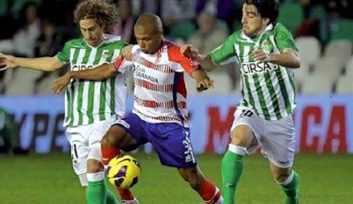 Brahimi, le dribble au corps