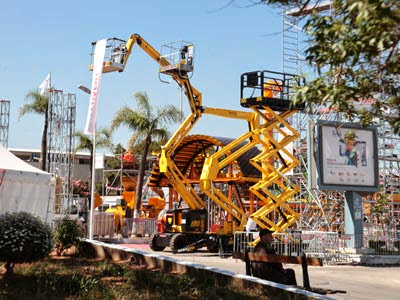 Clôture du 17e salon du Batimatec Les étrangers tiennent à leurs contrats de fourniture