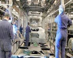 Industrie, Hausse timide de la production en 2013
