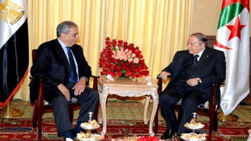 Le président Bouteflika reçoit l’ancien secrétaire général de la Ligue arabe Amr Moussa 