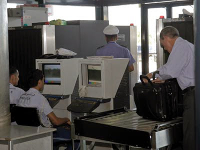 Les aéroports et les ports en sont équipés Afis-Criminel, pour le contrôle biométrique