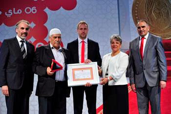 Remise du prix ooredoo d&rsquo;alphabétisation : Le professeur larbi merrad lauréat