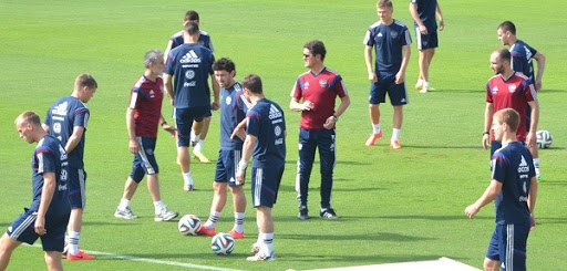 8000 supporters à l’entraînement des Russes