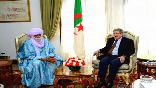 Ahmed Ouyahia reçoit l&rsquo;Amenokal du Hoggar, Ahmed Idaber