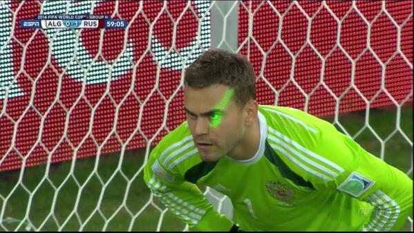 Algérie-Russie: Capello et le FN accusent les supporteurs d’avoir aveuglé Akinfeev avec un laser