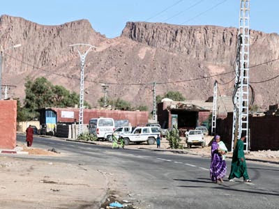 Alimentation électrique à Tamanrasset, Un été tranquille pour Idless, Tazrok et Hirafok
