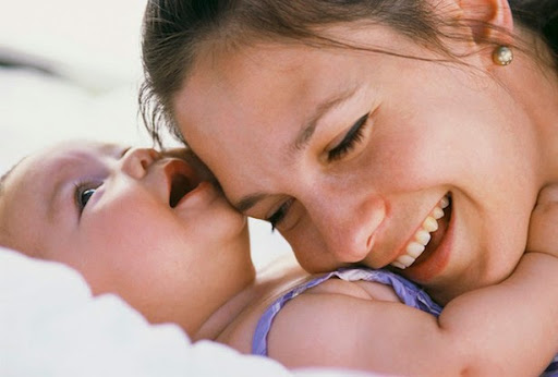 Bébé : âge par âge, installer les bonnes bases de sa confiance en lui
