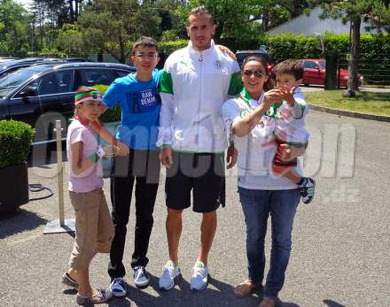 EN : Un lundi capital pour Yebda