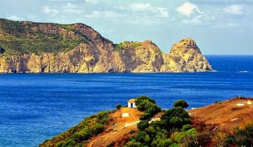 La Grande plage de Skikda, le charme et la beauté sauvage d’un site sublime