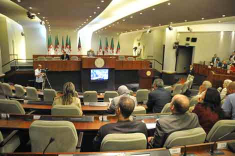 La lutte contre la corruption et la révision des codes de la commune et de wilaya en débat