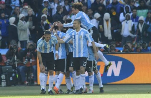 L’Argentine tranquille, Messi buteur