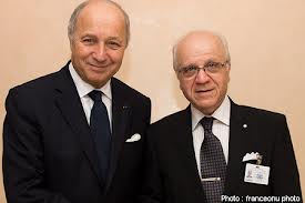 Le chef de la diplomatie française en visite officielle en Algérie