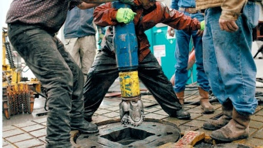 L&rsquo;industrie américaine du schiste confrontée à de grosses dettes et de faibles revenus (Bloomberg)