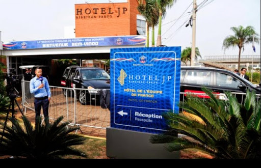 Non, les Brésiliens n’espionnent pas l’hôtel des Bleus