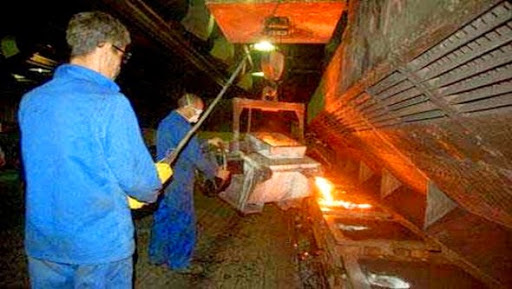 Production industrielle: légère hausse des prix des secteurs public et privé en 2013