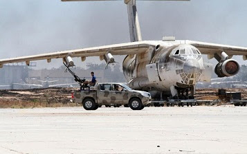 11 avions libyens tombés aux mains des jihadistes
