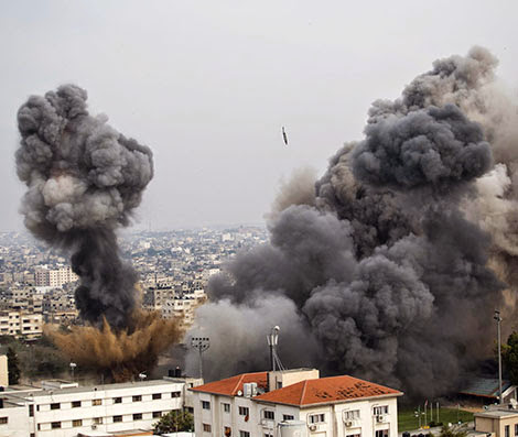 Dans l’indifférence des traitres arabes, Gaza écrasée par plus de 600 tonnes de bombes