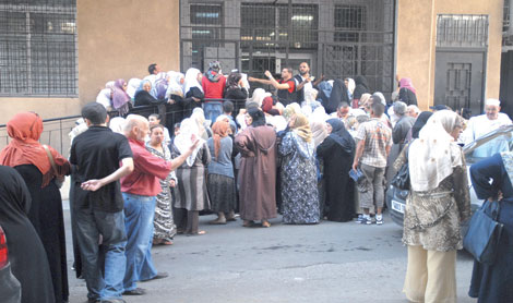 des scenes de ‘’honte » a tiaret : le ‘’couffin de ramadhan’’ distribué sous surveillance policière à frenda