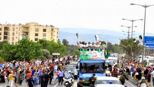 En : Accueil populaire digne des performances de l&rsquo;équipe nationale de football au Mondial 2014