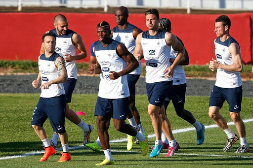 France: Les Bleus touchent du bois
