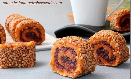 Gâteau algérien / roulés aux dattes