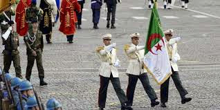 Il remercie hollande pour l&rsquo;hommage rendu aux combattants de la 1re guerre, Bouteflika enterre la demande de repentance