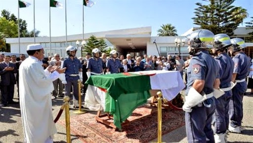 La dépouille du moudjahid Mohamed Mechati à Alger
