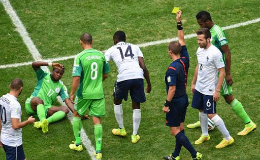 La France est-elle vraiment aidée par les arbitres?