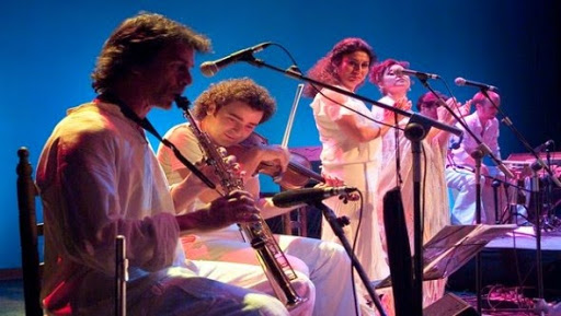 Le groupe de musique Flamenco Joaquin Ruiz « Caravana » anime un concert à Alger