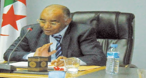 le wali hadj bousmaha passe a l’attaque : trois apc dissoutes à tiaret