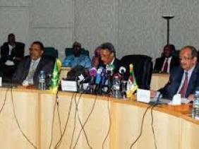 Libye : les Etats voisins appellent au dialogue national