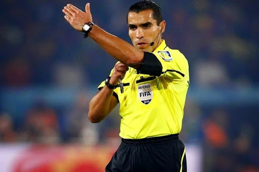 Morsure de Luis Suarez : l’arbitre prend sa retraite
