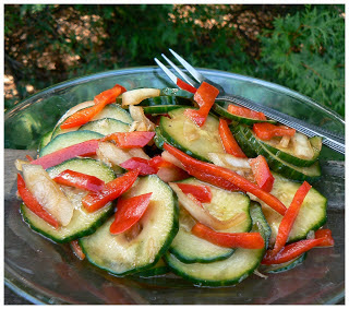 Salade de concombre marinée au thym