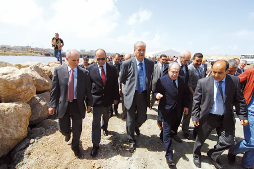 Sellal lance les travaux de réalisation d’une liaison autoroutière Batna-autoroute Est-Ouest