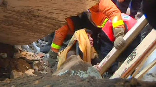 Un chasseur israélien tire délibrément un missile sur des civils palestiniens