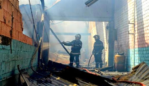 Un incendie ravage un entrepôt de pièces détachées à Belouizdad (Alger)
