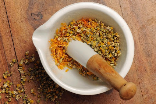 Vergetures : Comment les traiter avec des remèdes naturels