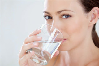 Boire de l’eau ne fait pas perdre de poids