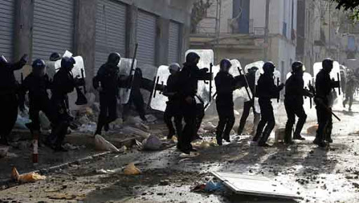 CONSTANTINE, Des citoyens ferment l’axe routier vers Djebel Ouahch